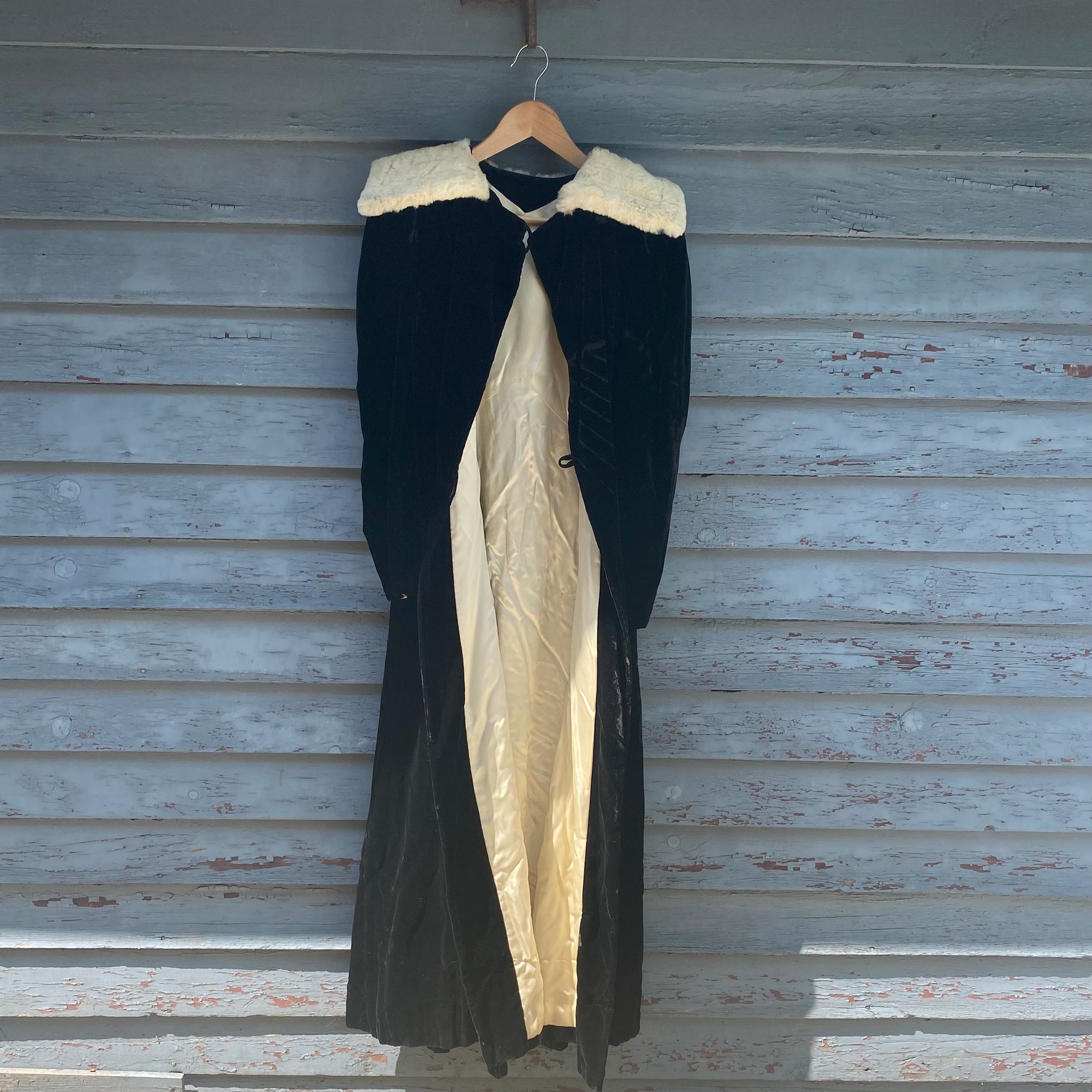 Vintage 1930s Black Velvet Opera Coat - Size S