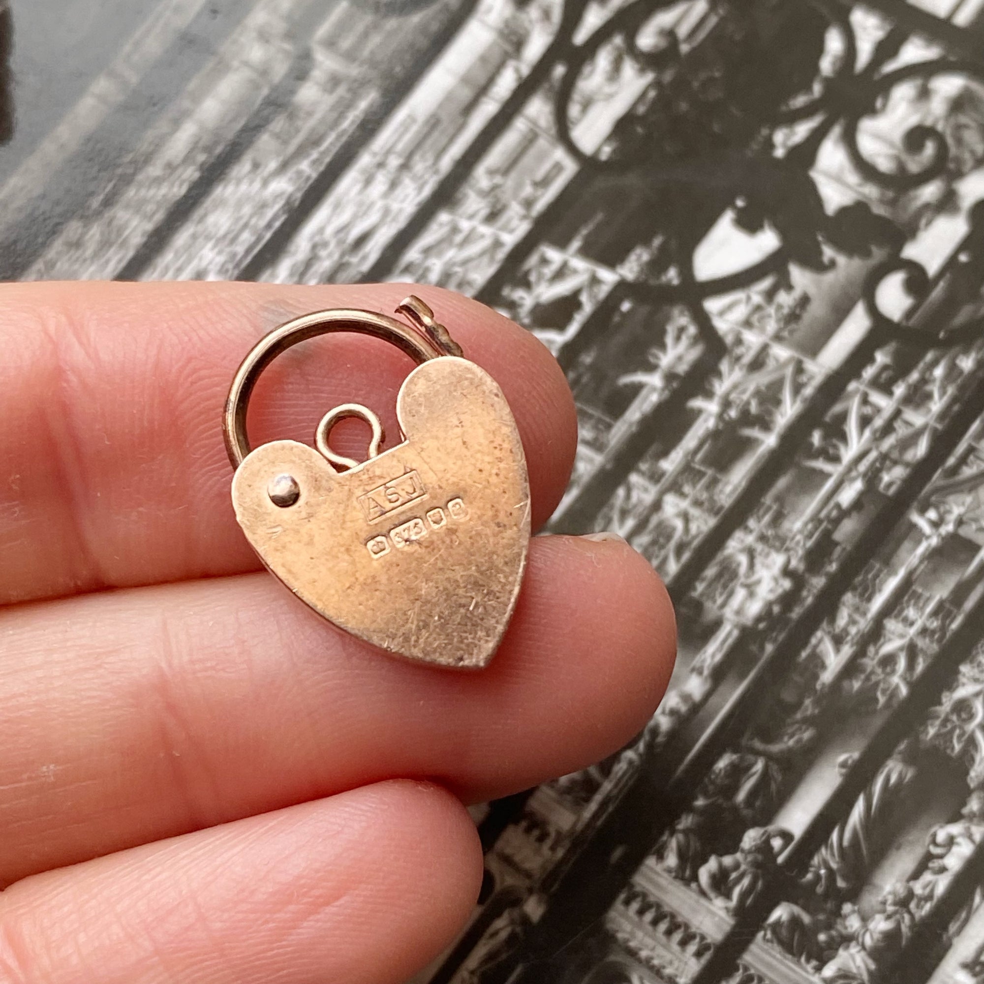 Vintage Heart Padlock - 9k
