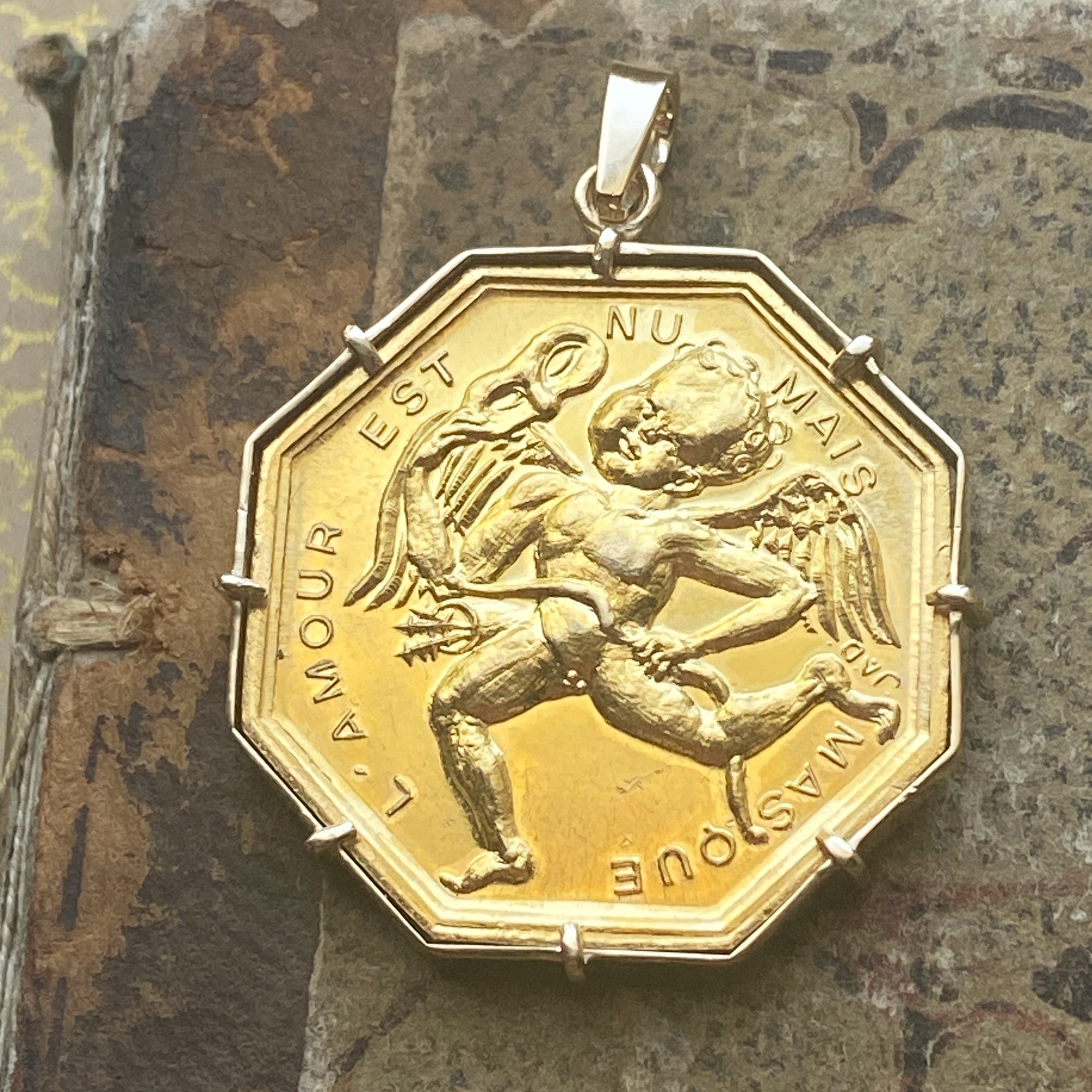 Vintage "L'Amour Est Nu..." Wish Token Pendant