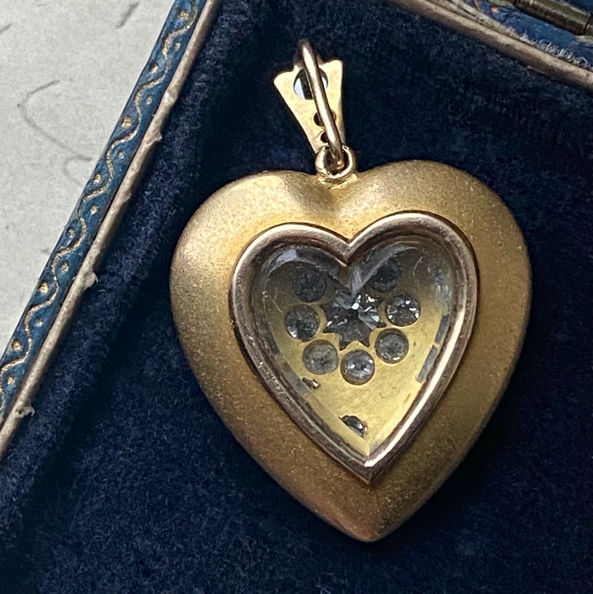 Canada antique jewelry