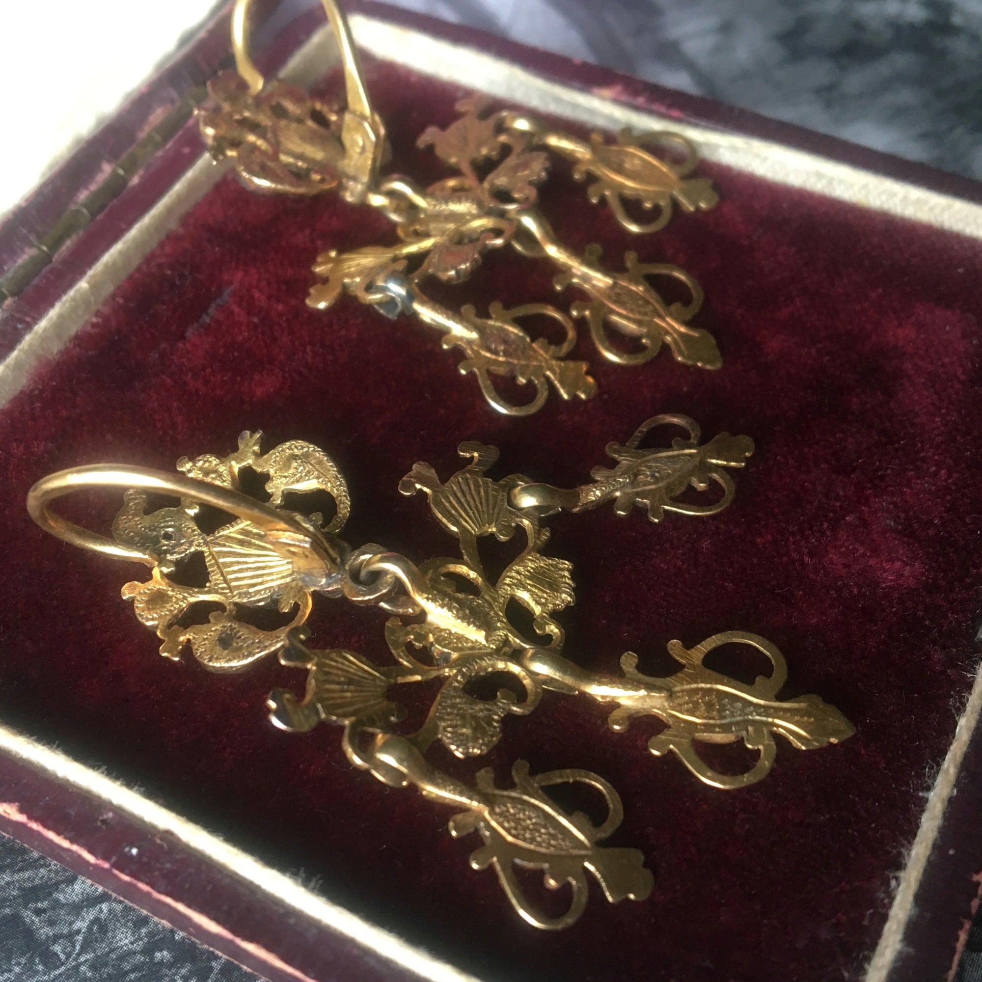 Canada antique jewelry