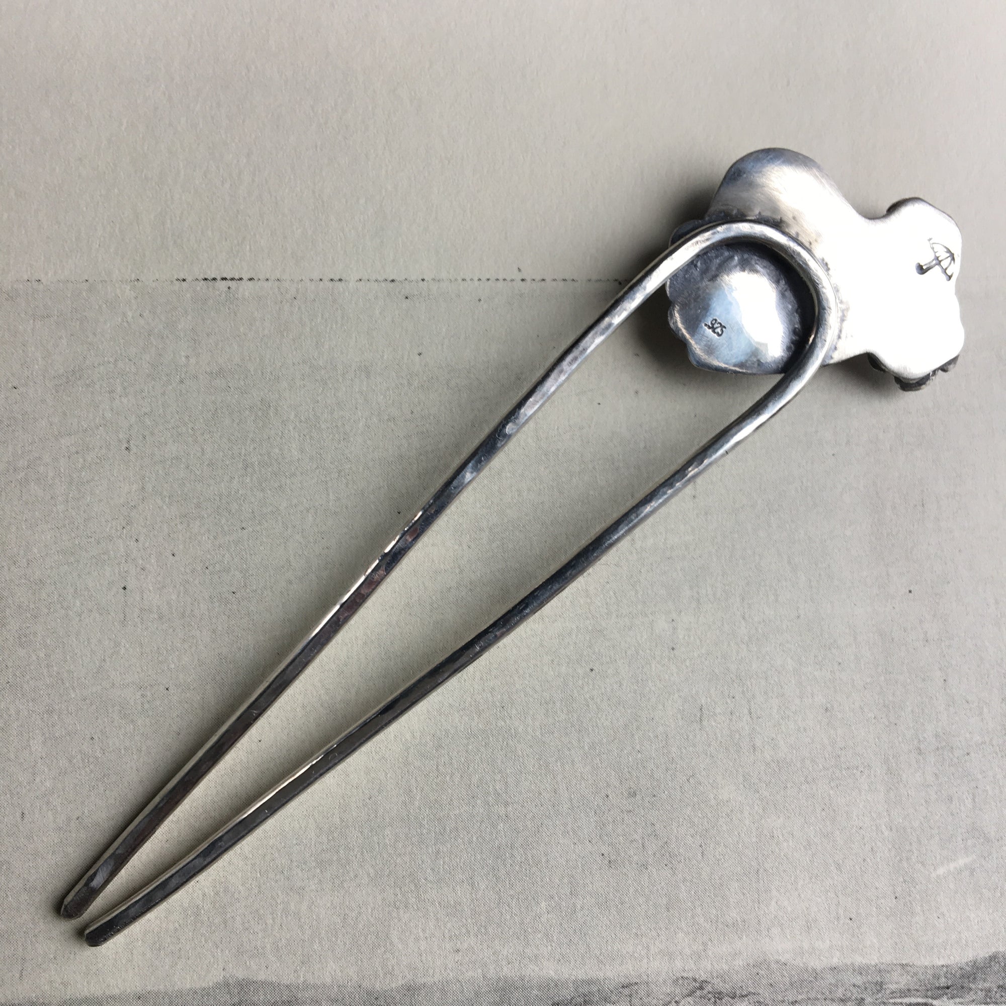 Starlet's Hairpin with Spiny Oyster Heart