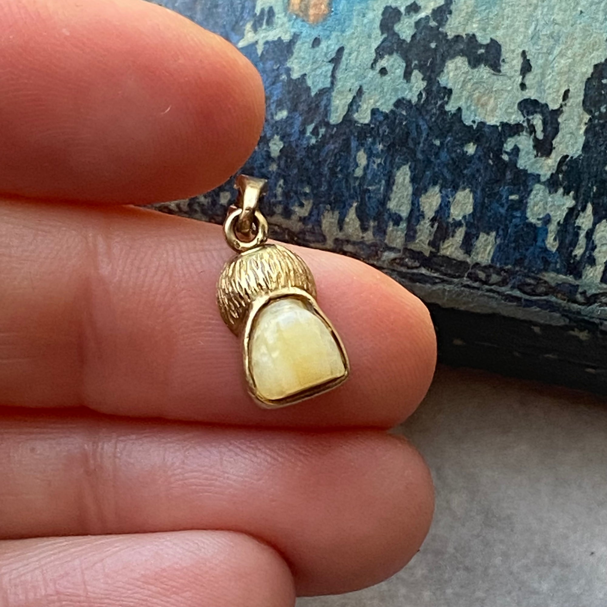 antique milk tooth