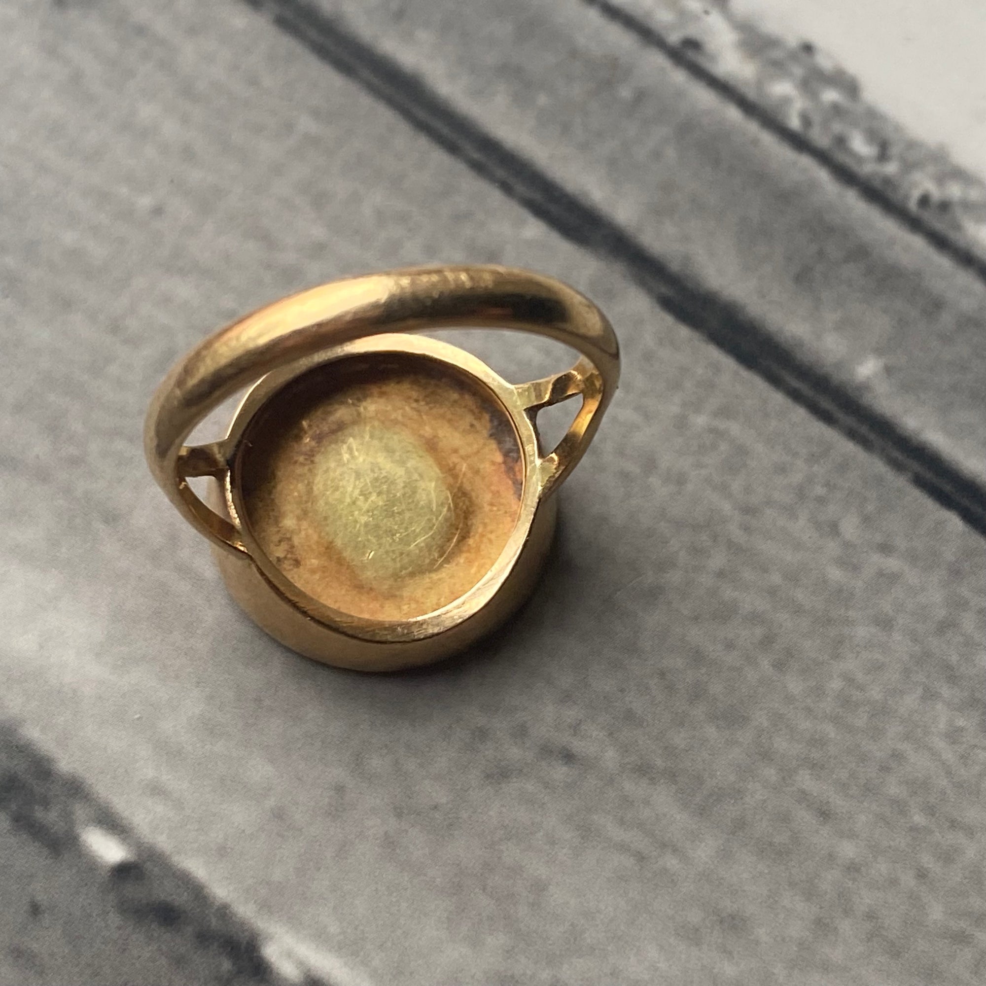 Vintage Augis &quot;Medaille d&#39;Amour&quot; ring - Size 5.5