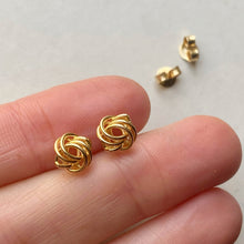 18k knot studs