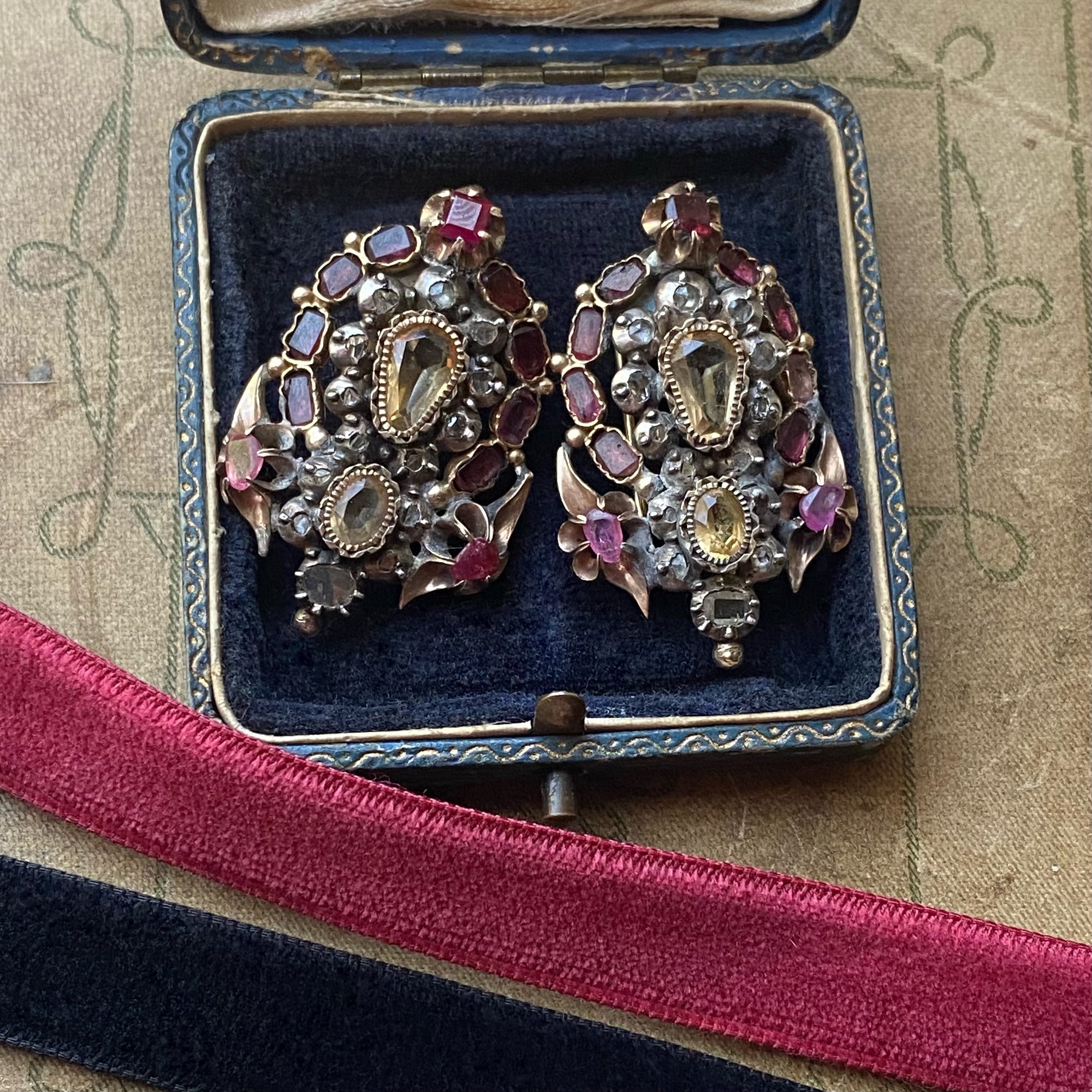 antique iberian jewelry