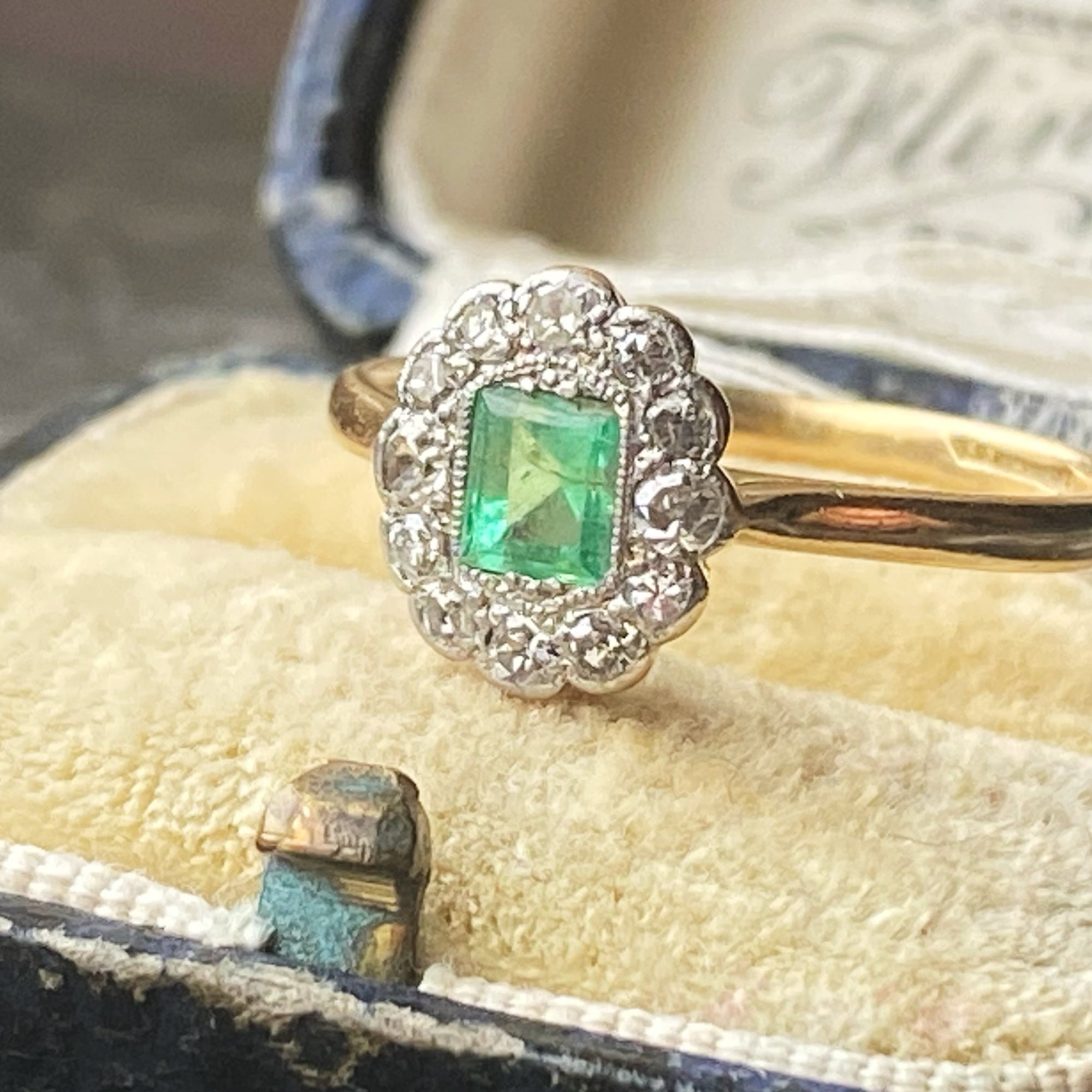Art Deco target ring