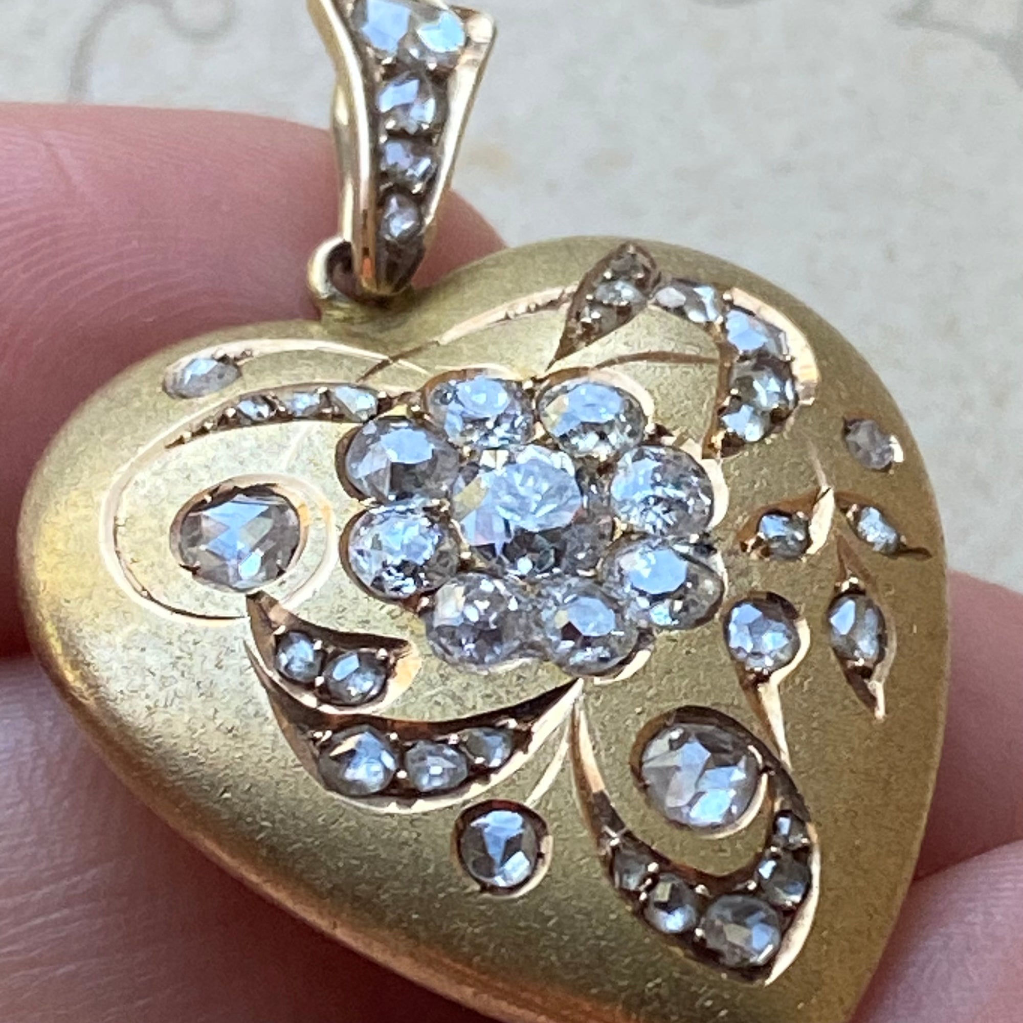 antique heart pendant
