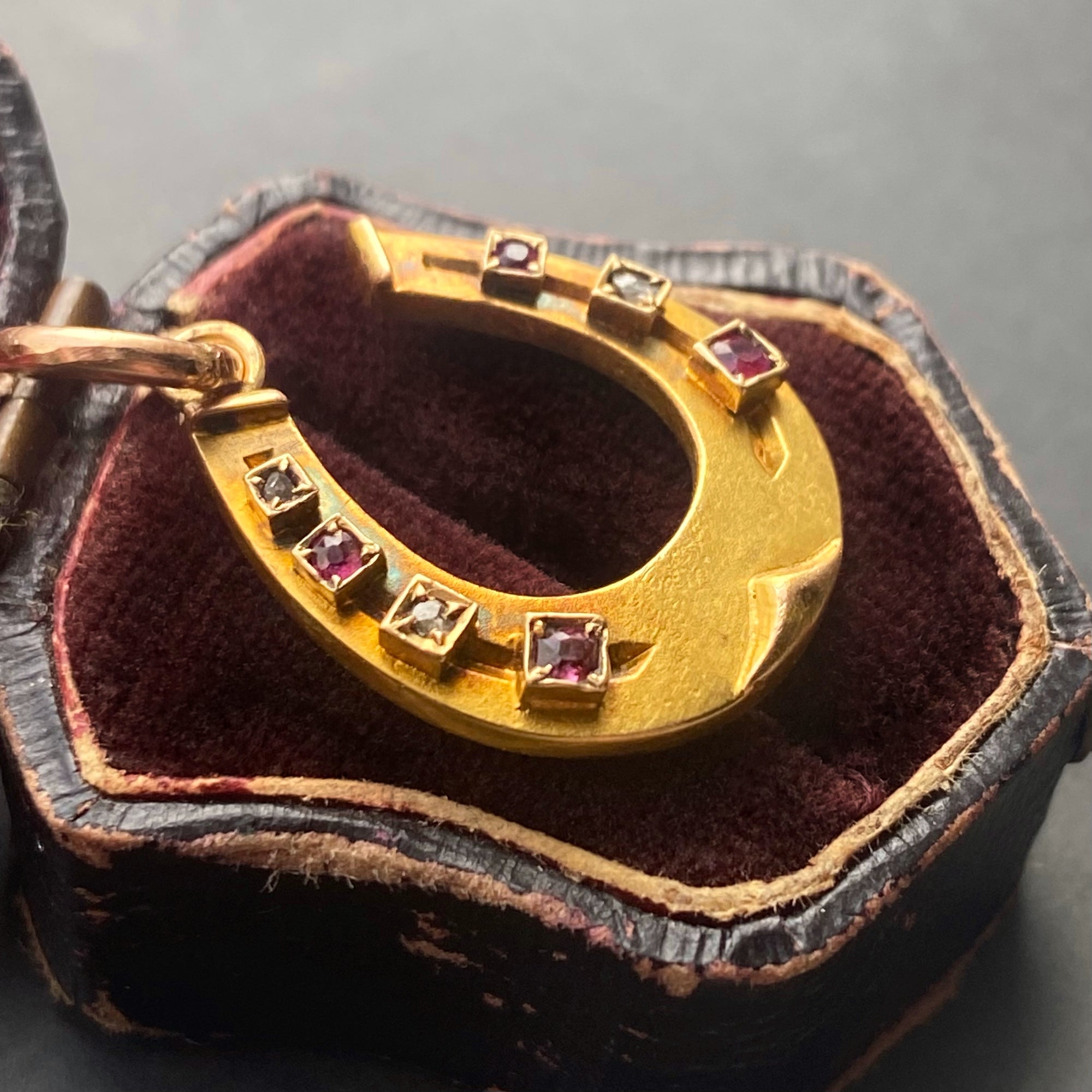 diamond horseshoe