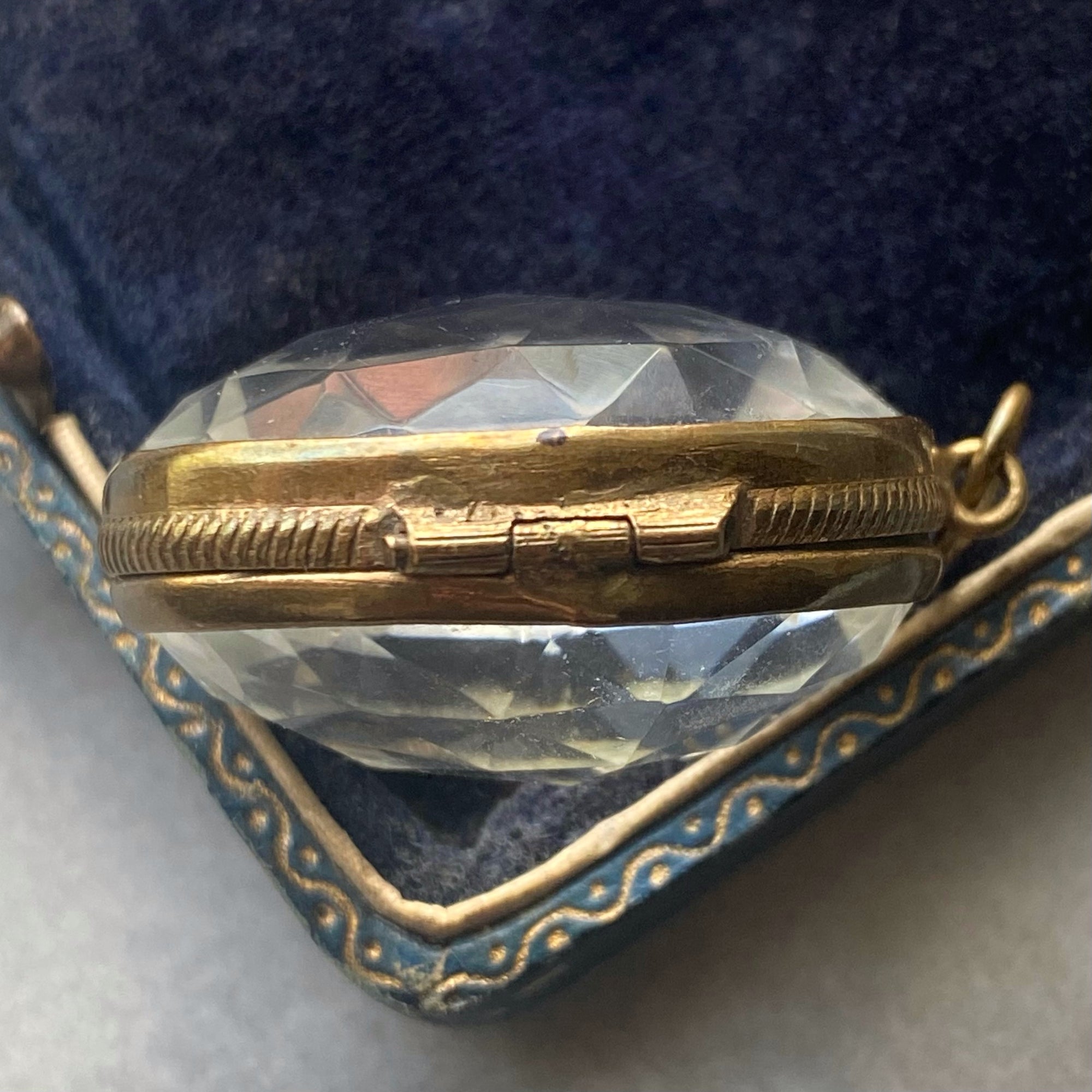 pool of light locket