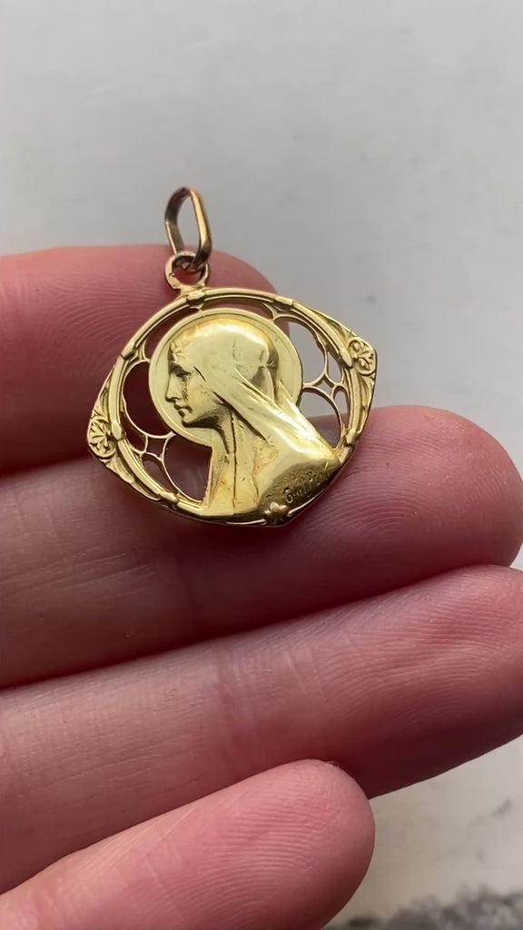 Canada antique jewelry