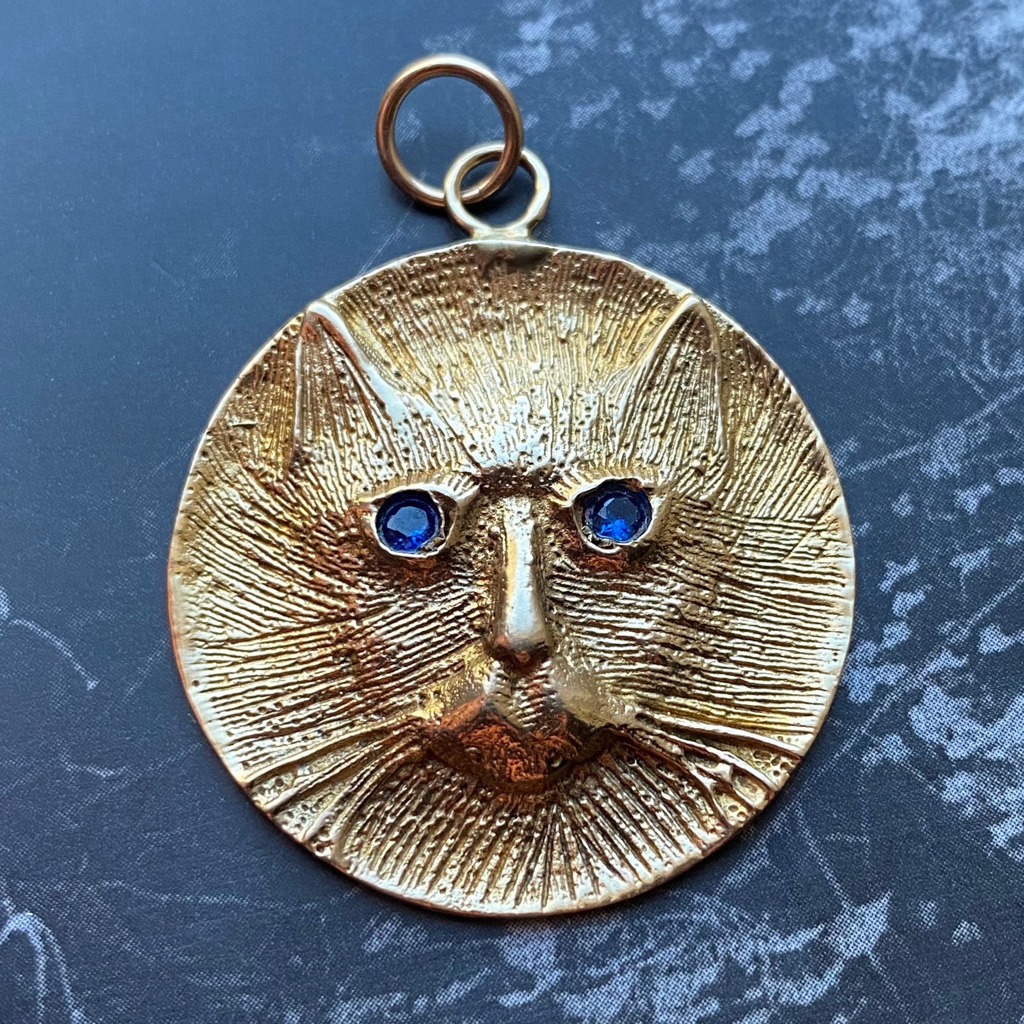 vintage cat pendant