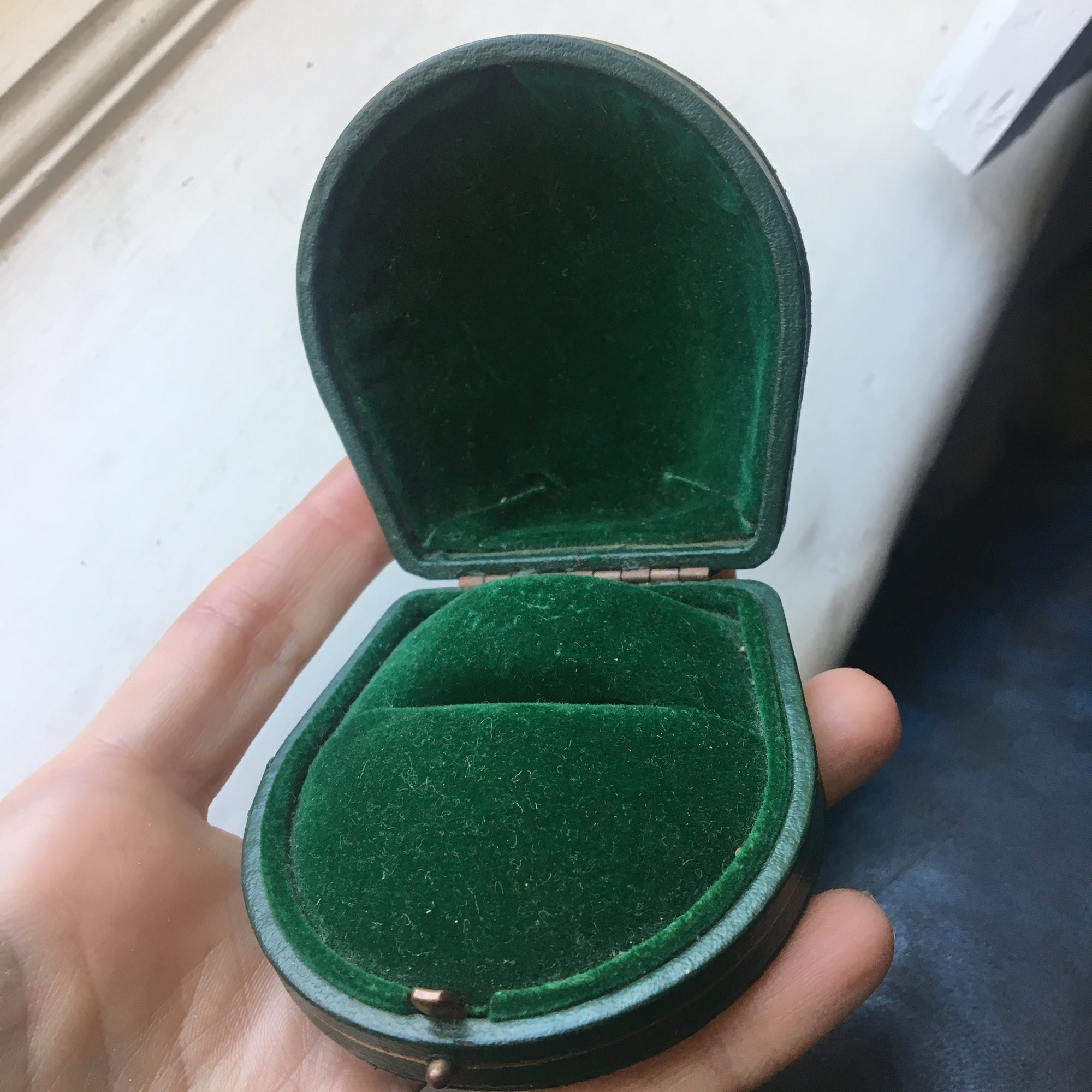 antique jewelry display