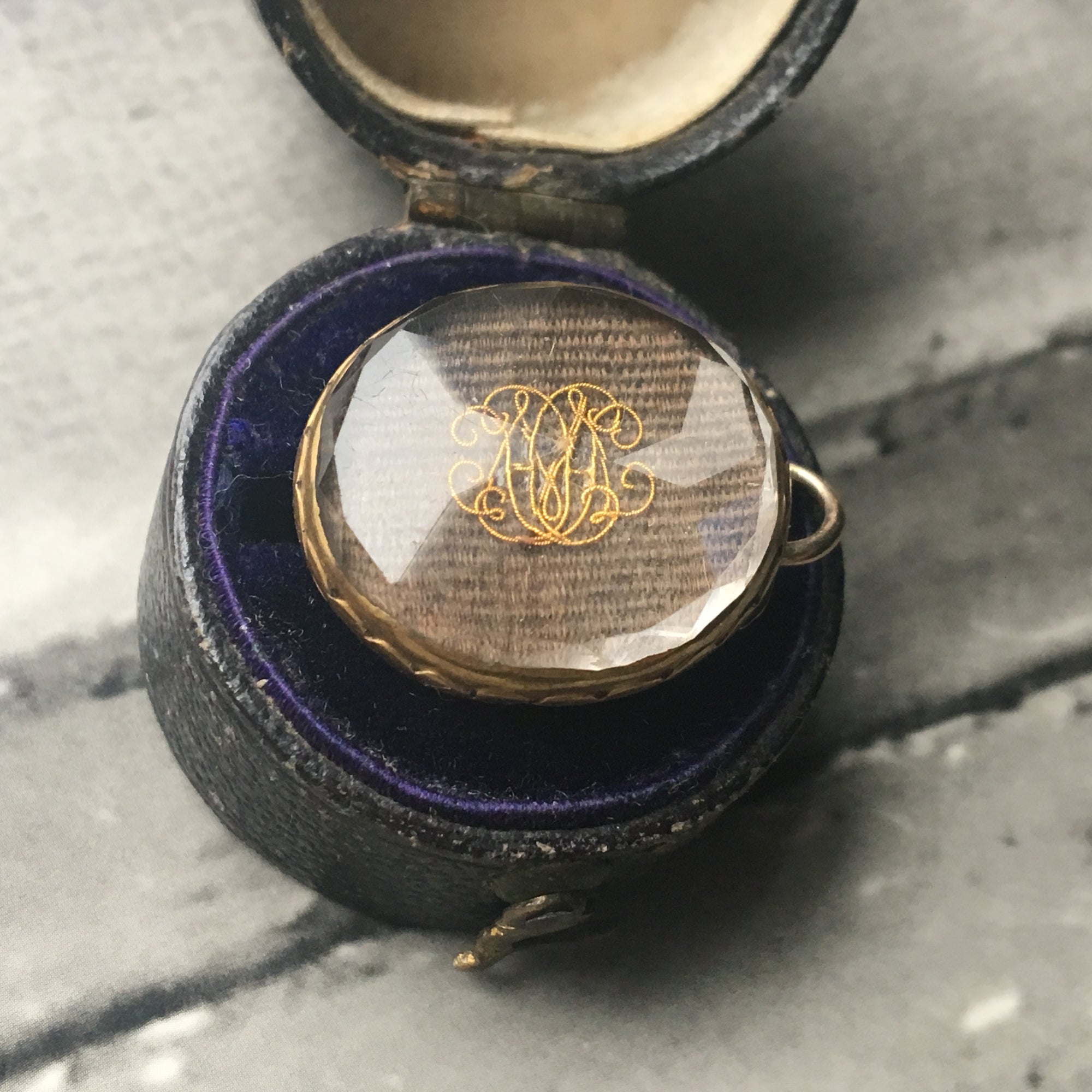 mourning jewelry