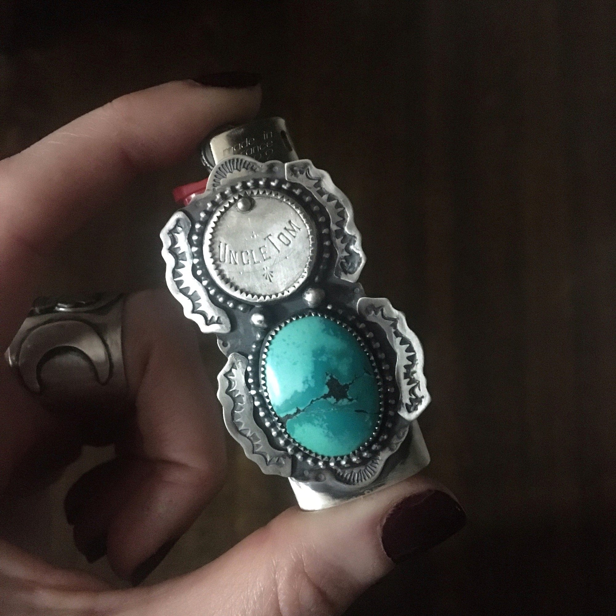 lighter sleeve