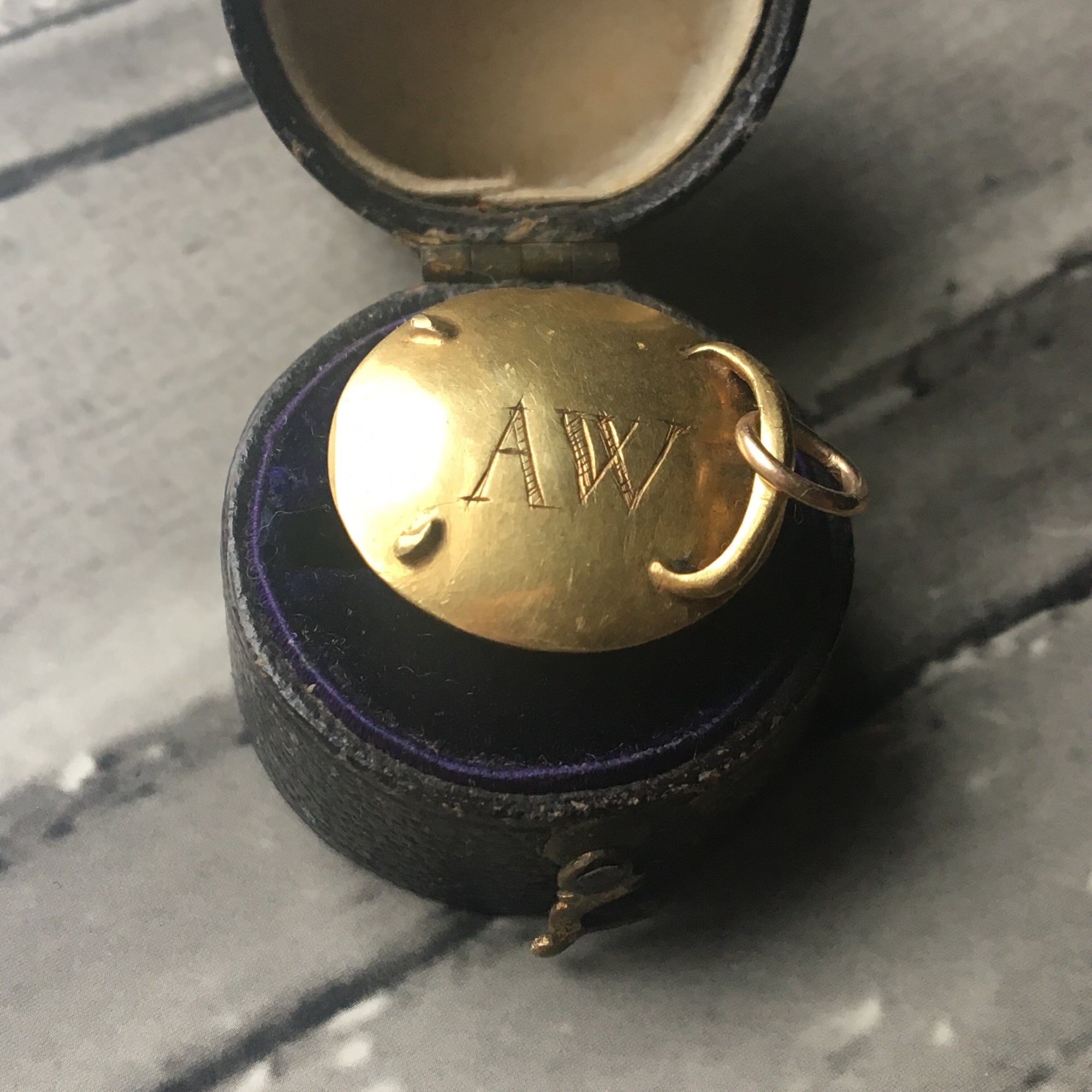 Canada antique jewelry
