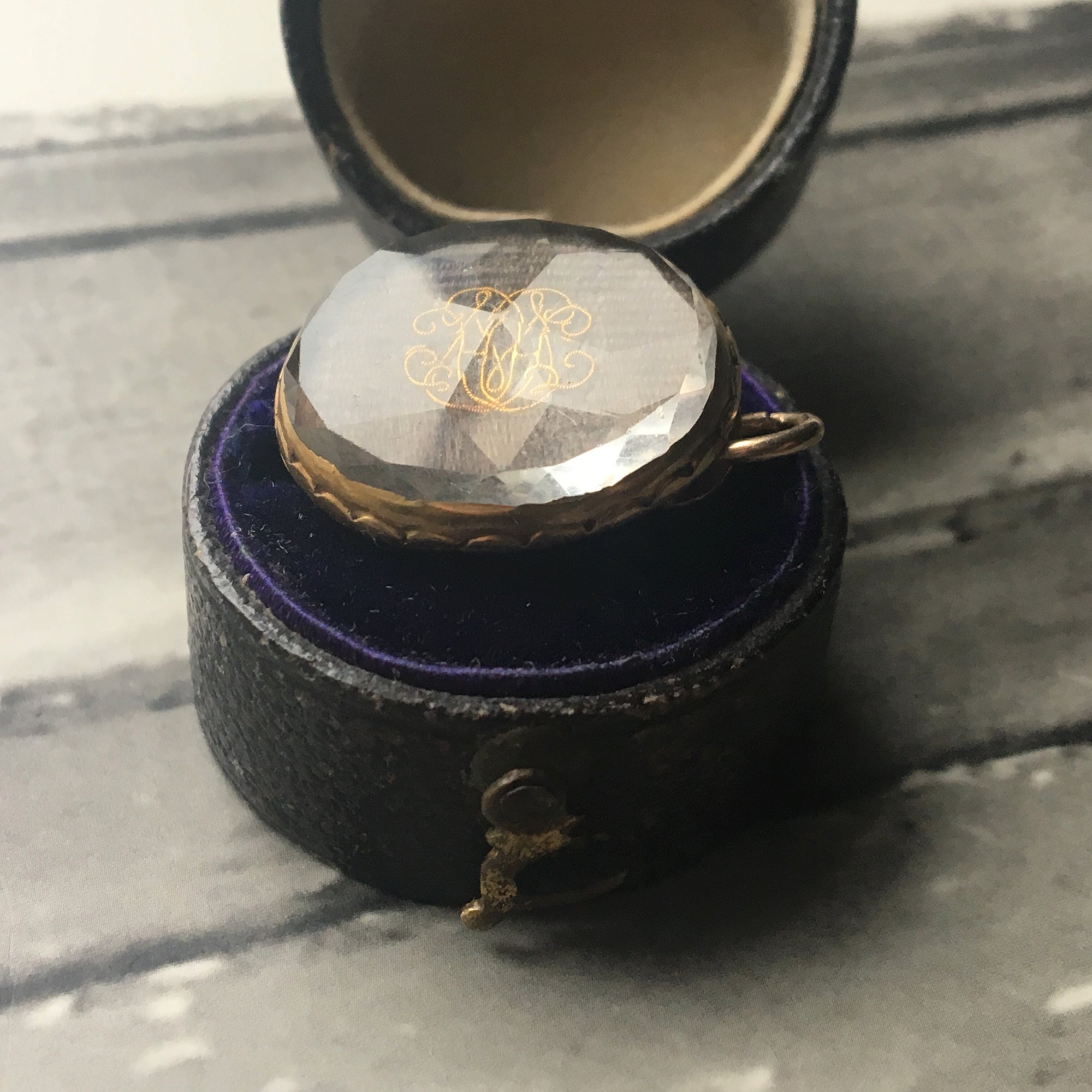 Canada antique jewelry