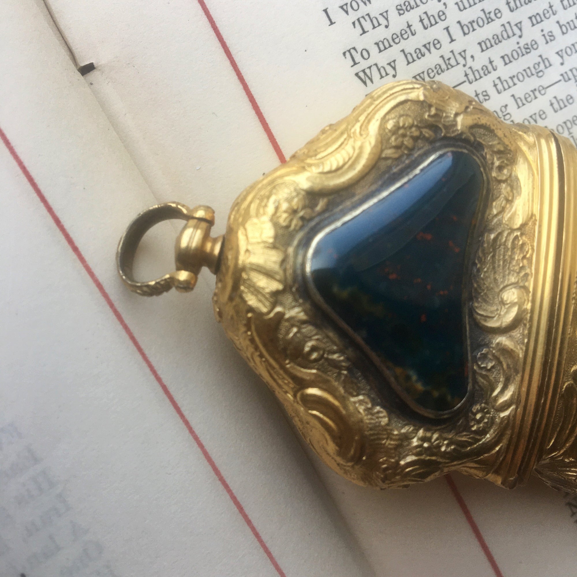 Antique Rococo Bloodstone Étui